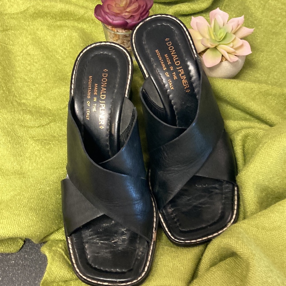 DONALD J PLINER Black Block Heel Sandals 7